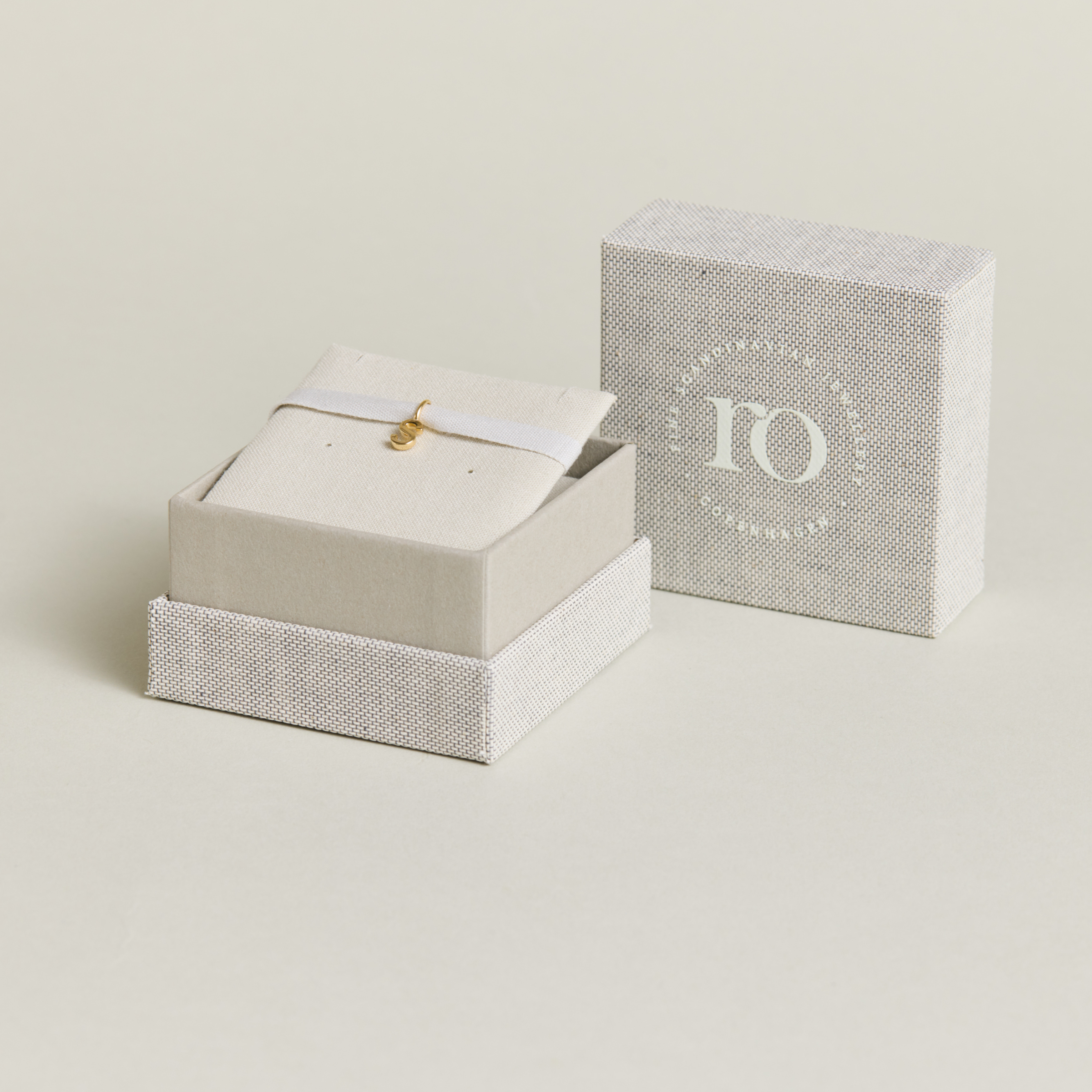 My E vedhæng - 18kt Rødguld