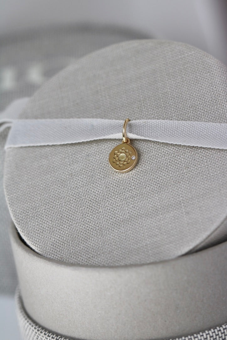 Inner Peace Kronechakra vedhæng - 18kt Rødguld
