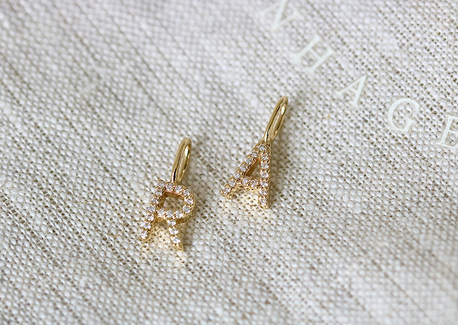 My R diamant vedhæng - 18kt Hvidguld