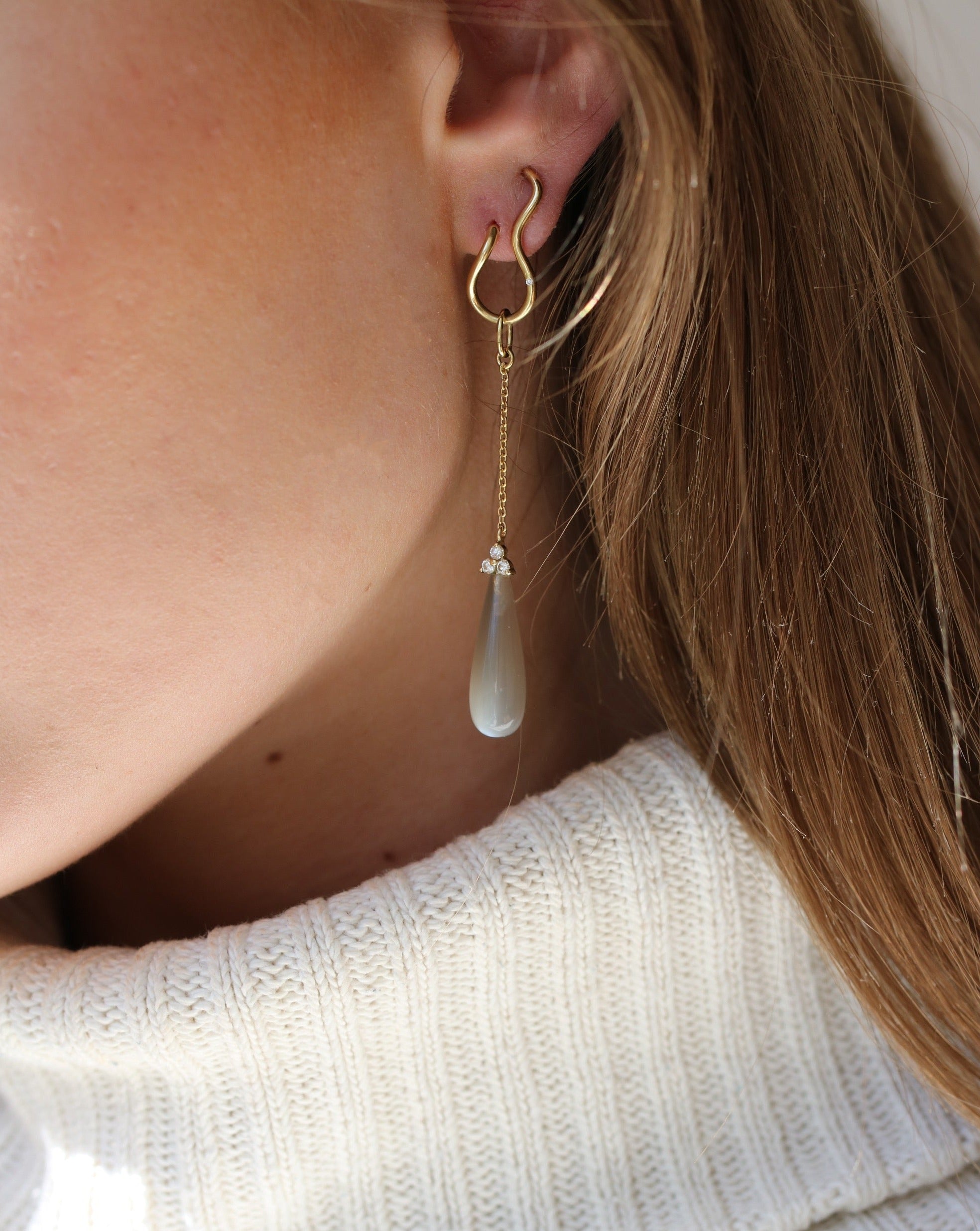 Fryd Grey ørehænger - 18kt Rødguld