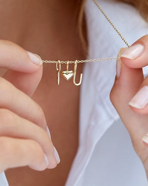 My J vedhæng - 18kt Hvidguld