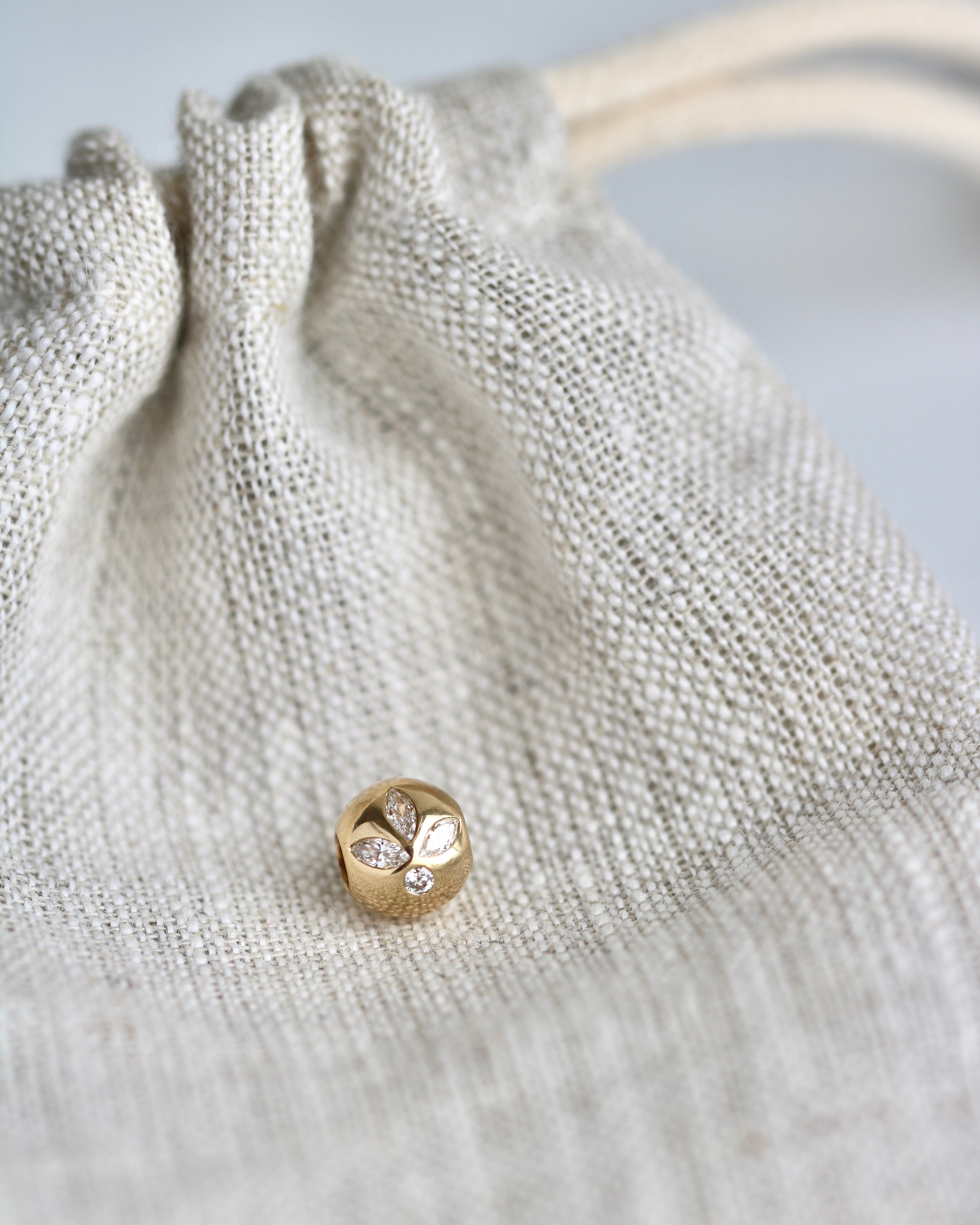 Inner Peace Diamant Lotus perle - 18kt Rødguld