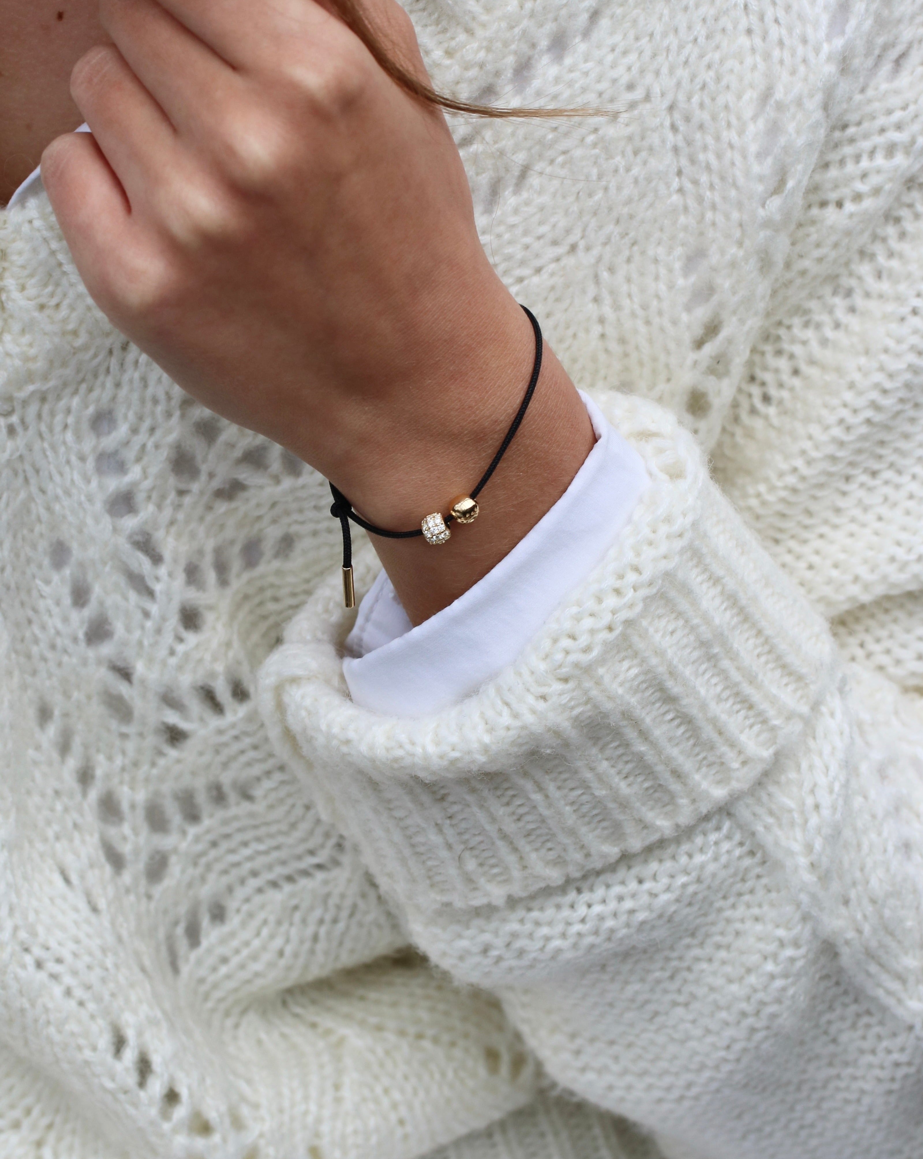 Inner Peace armbånd sort snor - 18kt Hvidguld