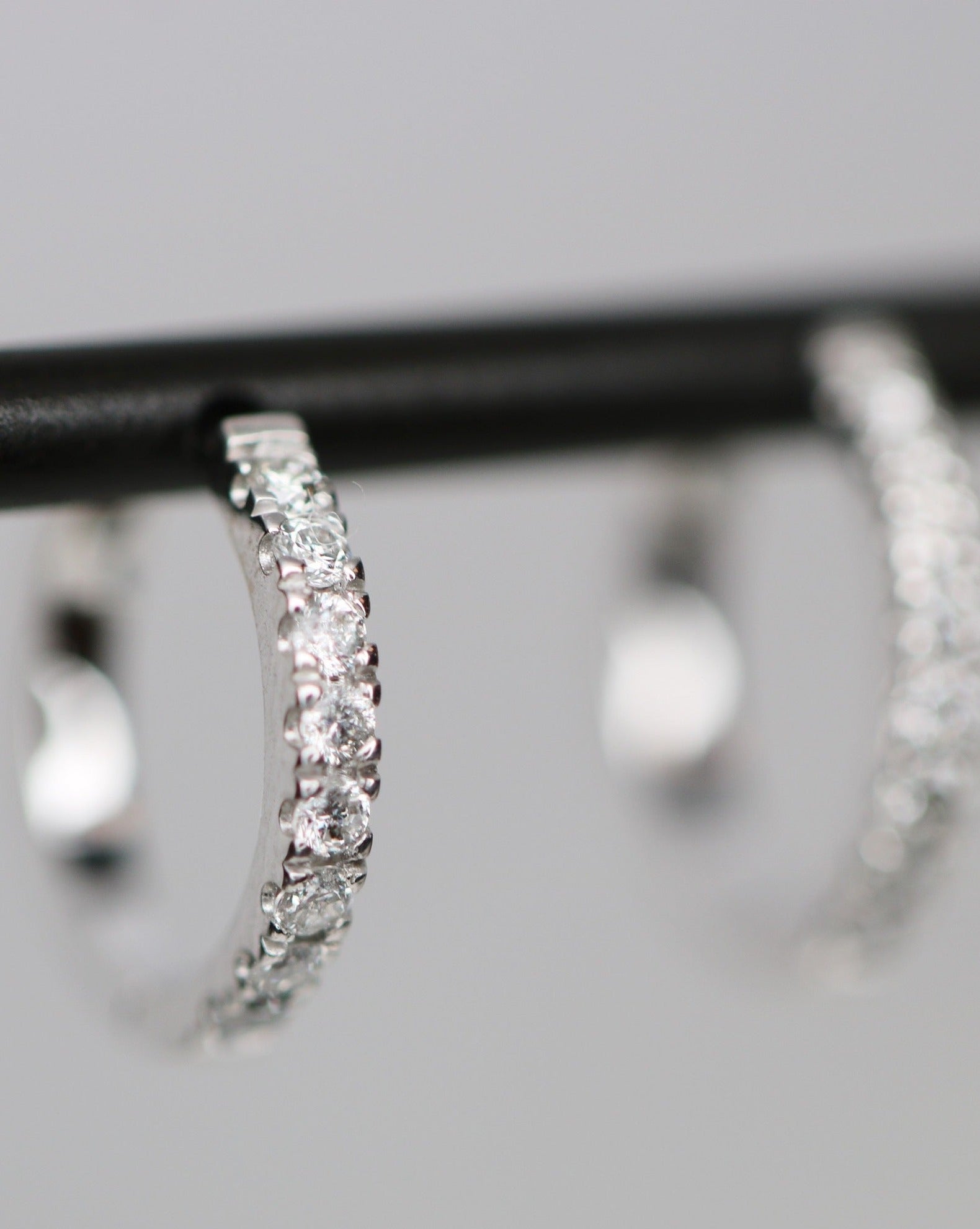 Rock Classic diamant creol XS - 18kt Hvidguld