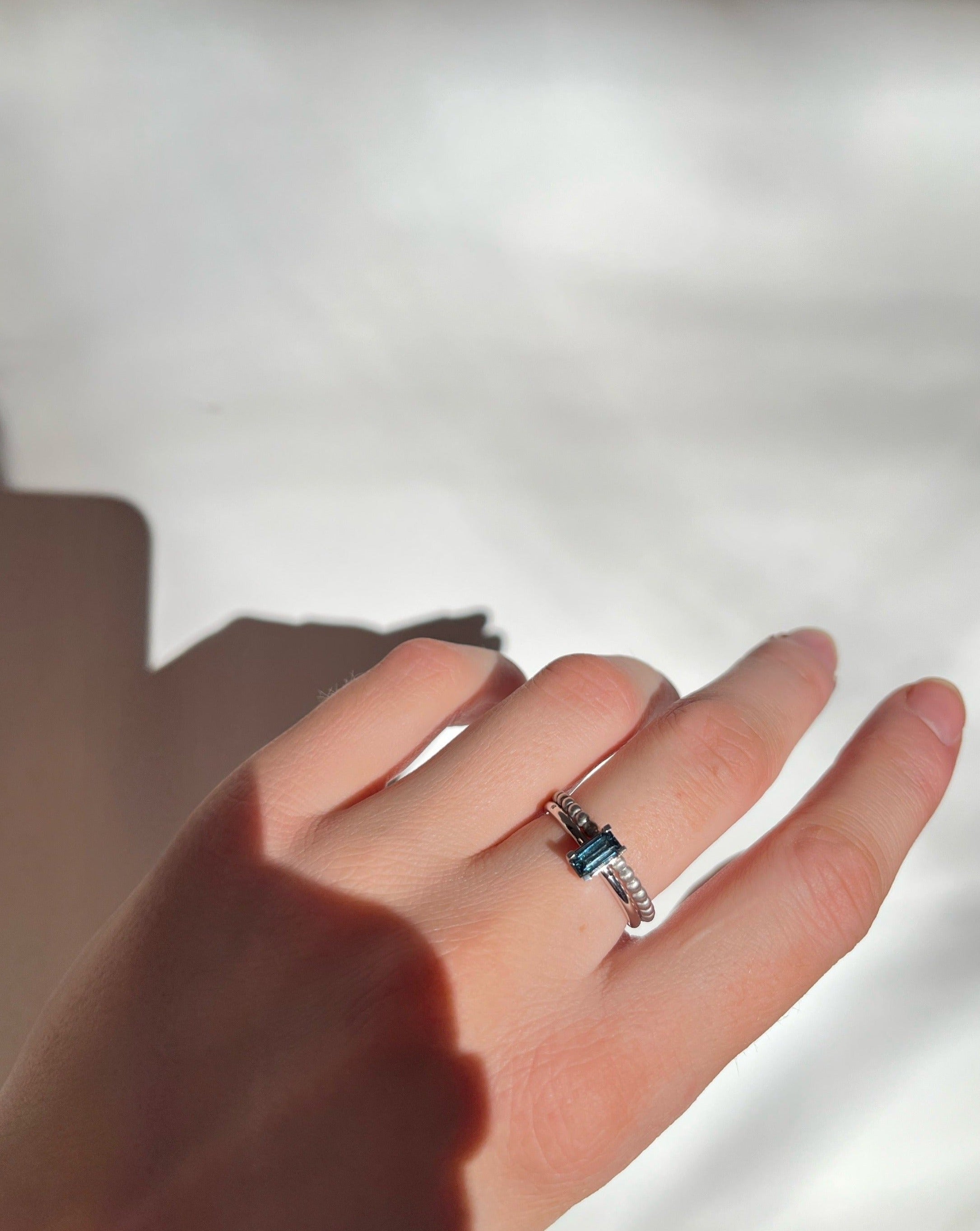 Nord London Blue ring S turned - 18kt Hvidguld