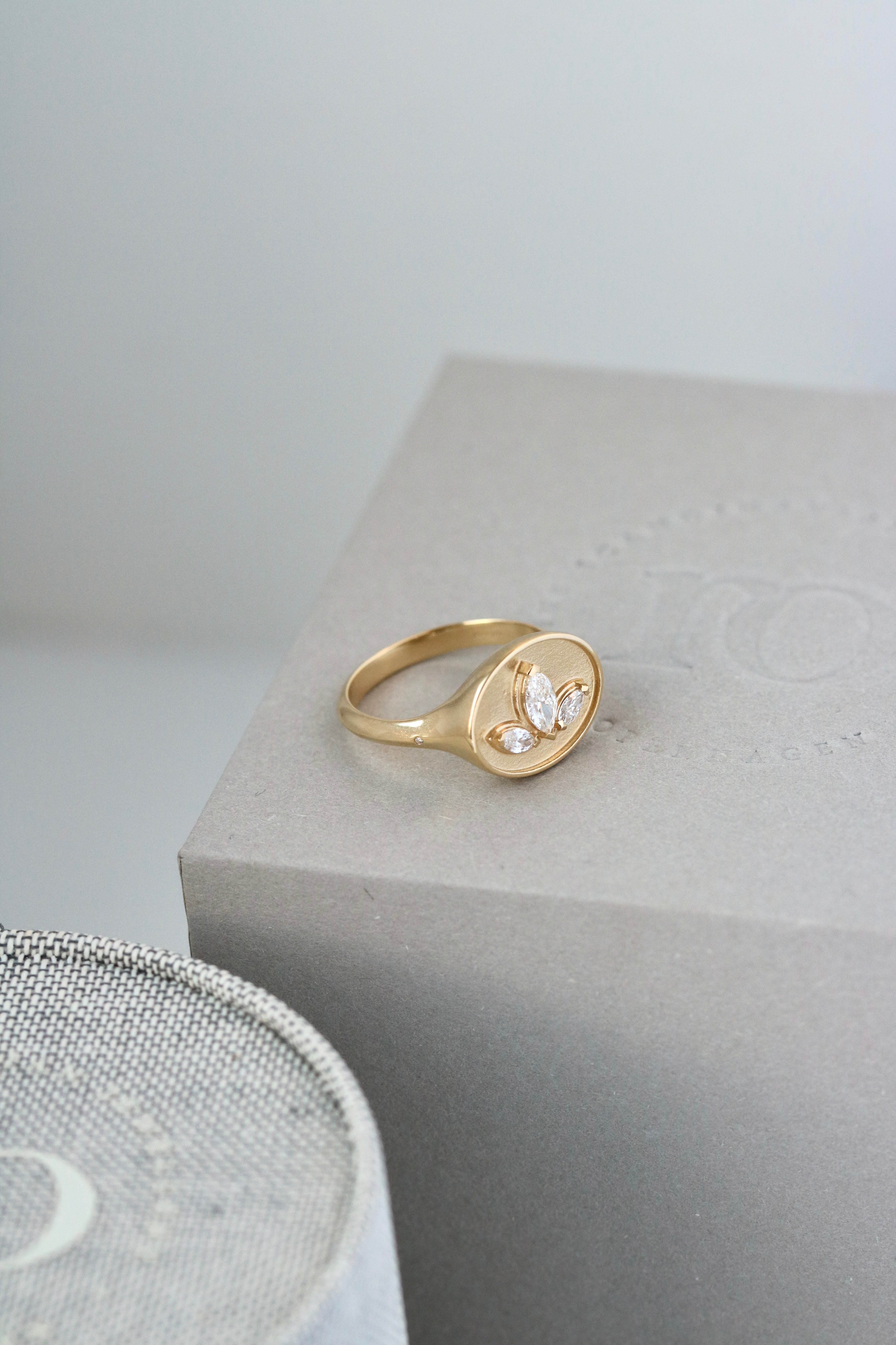 Inner Peace Lotus diamantring - 18kt Rødguld