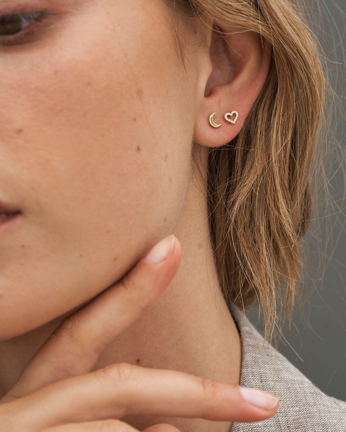 Symbols Half Moon ørestik - 18kt Rødguld