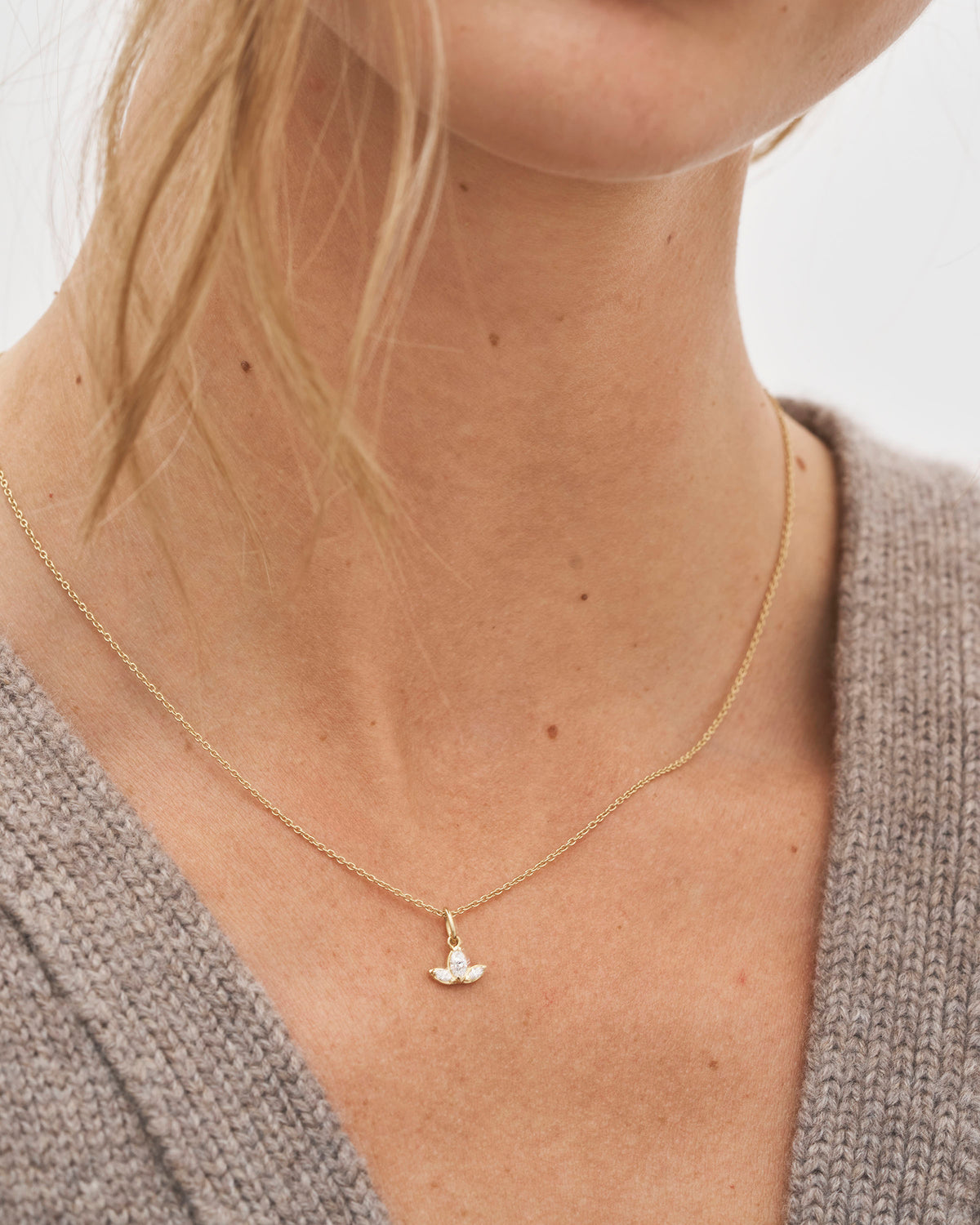 Inner Peace Lotus diamantvedhæng - 18kt Rødguld