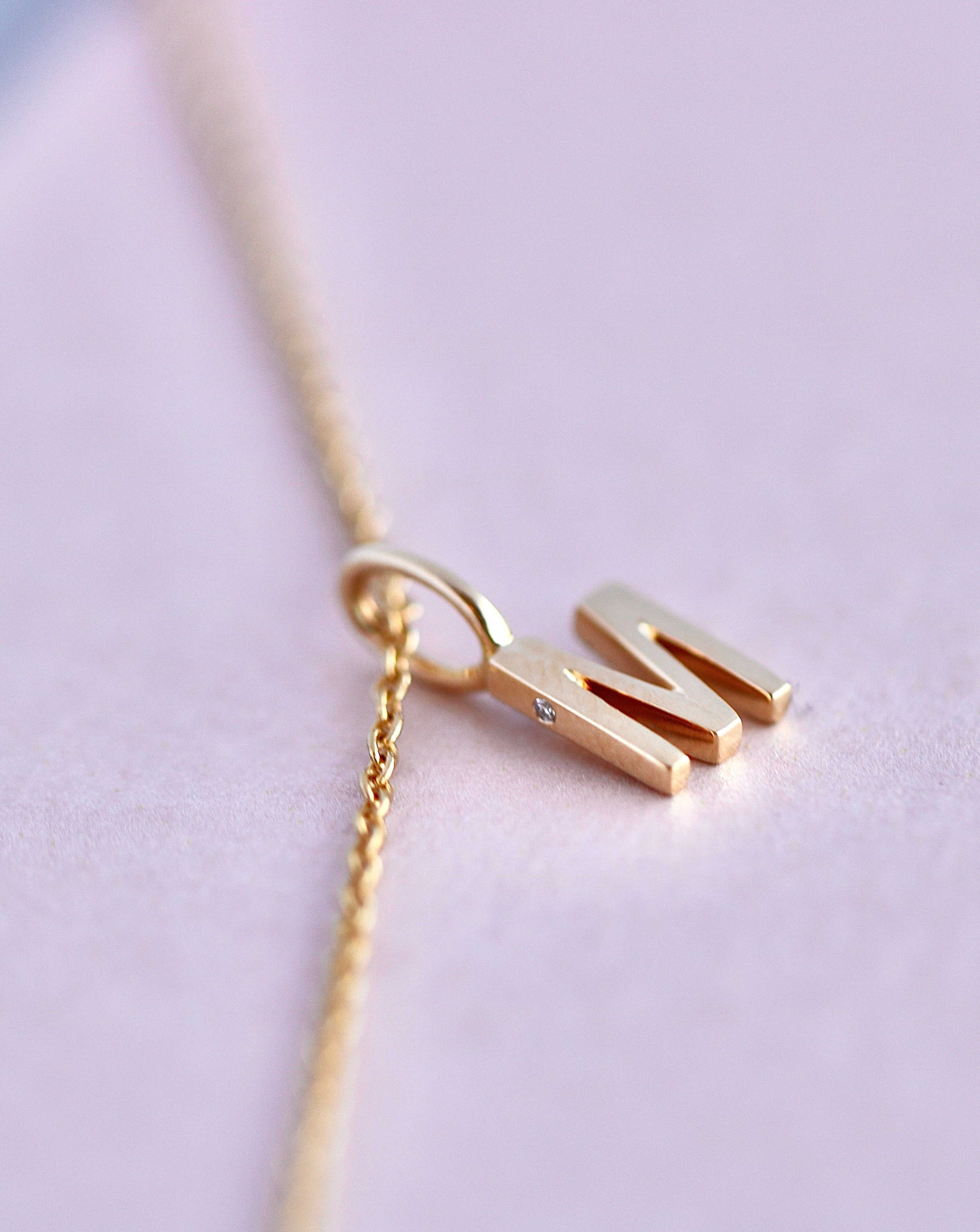 My M vedhæng - 18kt Hvidguld